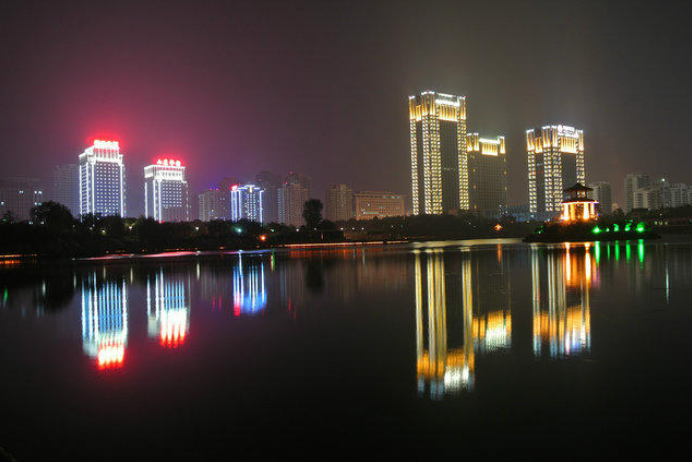 日照印象，夜晚的银河公园