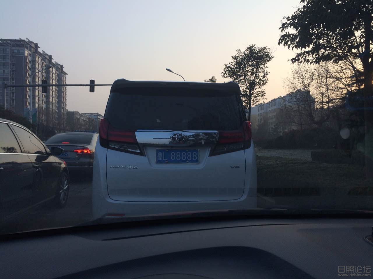 鲁L88888