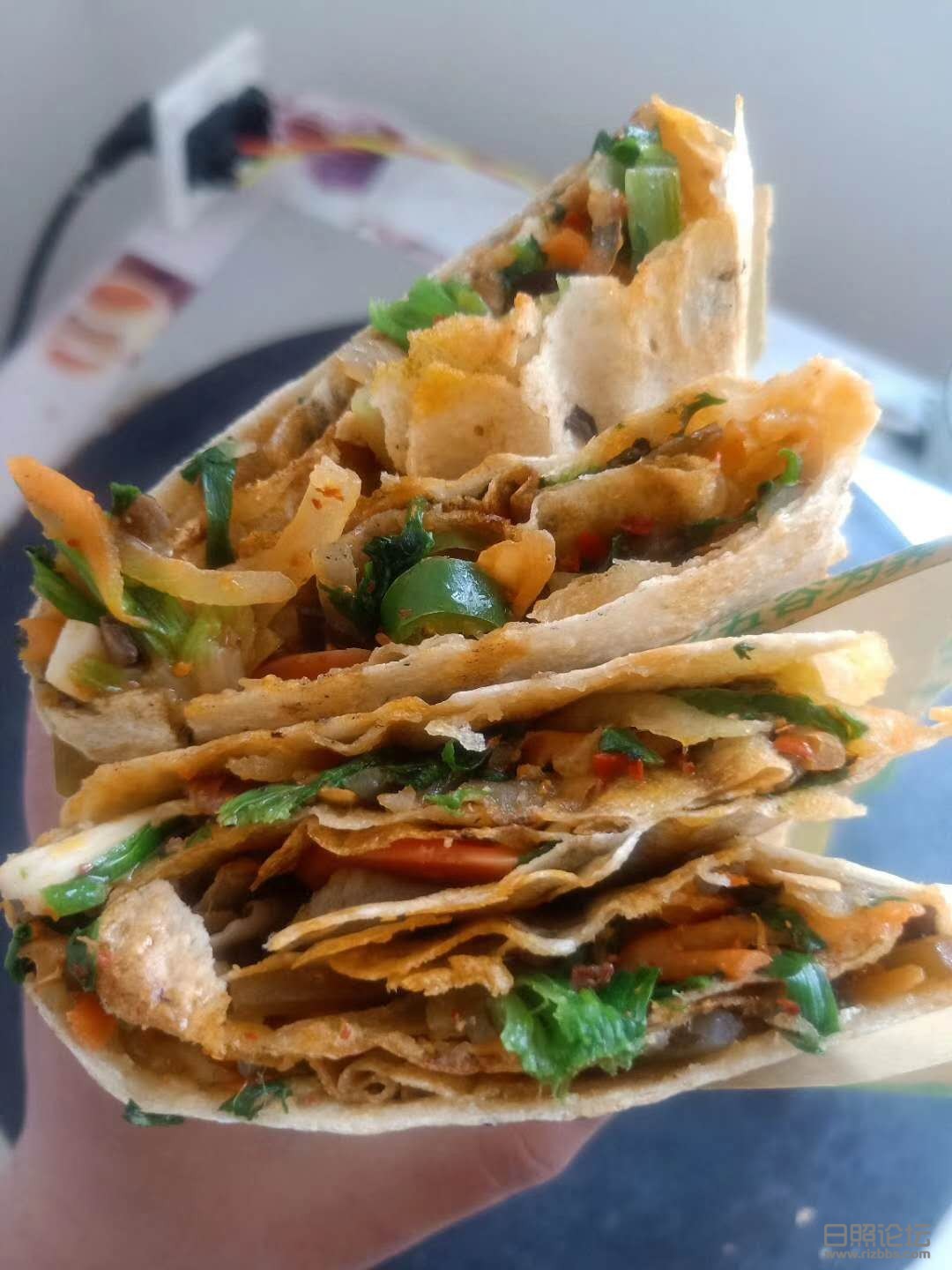 二妮鸡蛋杂粮菜煎饼.jpeg